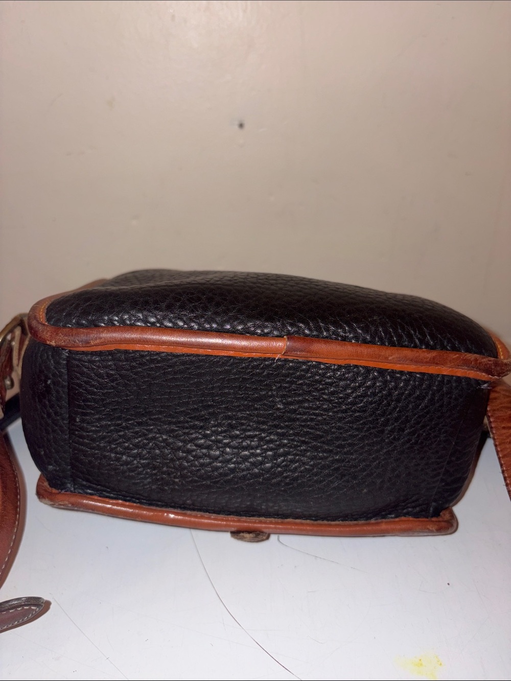Dooney & Bourke Black Pebble Leather crossbody Messenger with Brown Trim - Picture 6 of 9